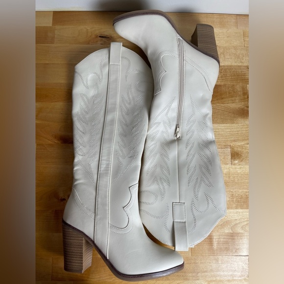 Altar'd State Shoes - Altar’d State Jewell Heeled Western Boot